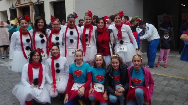 El club Atletismo de Totana despide el año participando en varias San Silvestres de la Región