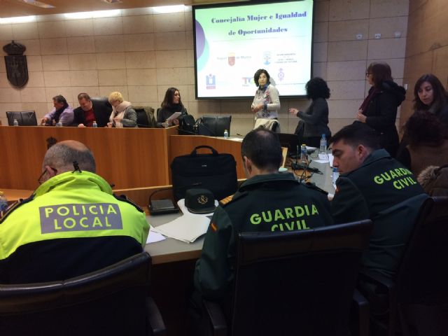 La Mesa Local de Coordinación de Violencia de Género hace balance de las actuaciones realizadas en el segundo semestre del 2017 y aborda actuaciones futuras de sensibilización y prevención en esta materia