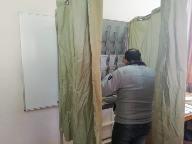Varios centenares de ecuatorianos residentes en Totana están llamados este domingo a las urnas para el referéndum convocado por el Gobierno Nacional
