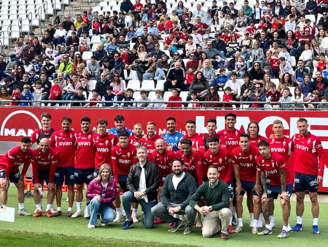 La abogacía murciana comparte una jornada familiar inolvidable con el Real Murcia