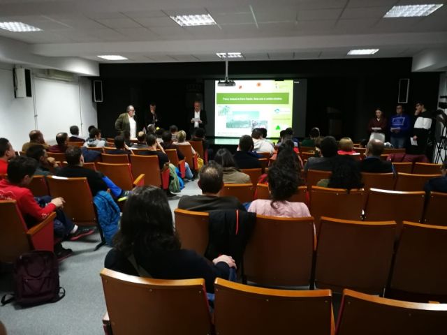 Se celebra la conferencia 'Flora y bosques de Sierra Espuña. Retos ante el cambio climático'