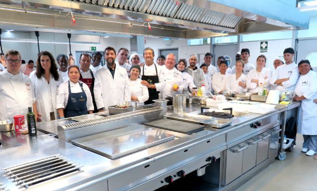 El CCT reúne a alumnos de hostelería y chefs de la Región en una jornada de convivencia gastronómica