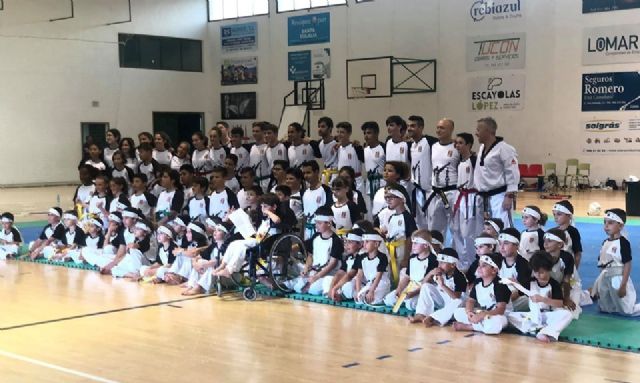 El Club Taekwondo Totana clausura temporada con una exhibición de sus más de 80 alumnos en el Pabellón de Deportes 'Manolo Ibáñez'
