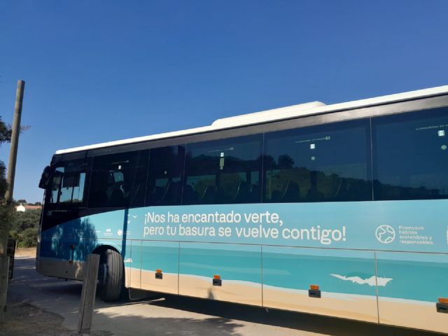 La Comunidad apela a la responsabilidad ciudadana para preservar los espacios naturales del litoral con la campa&ntilde;a 'Tu basura vuelve contigo'