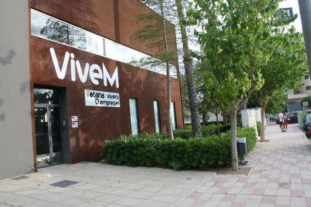 El Vivero de Empresas mantiene su oferta de despachos, nidos y naves industriales a disposición de los emprendedores totaneros