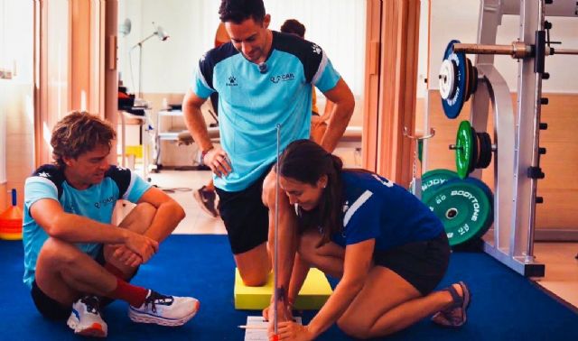 El CAR Región de Murcia impulsa la recuperación de Sergio López Barranco, que vuelve a entrenar en pista a los cuatro meses de su lesión