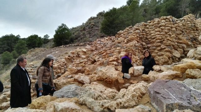 Rosa Peñalver: “La Bastida tiene una potencial riqueza que necesita de una inicial inversión”