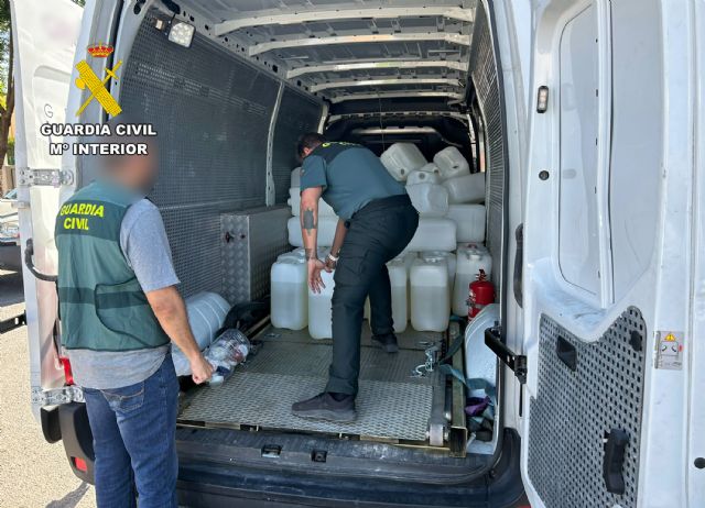 La Guardia Civil detiene a dos personas en Murcia relacionadas con el 'petaqueo'