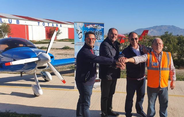 D´Genes y AeroTotana presentan la iniciativa 'Alas para un ángel'