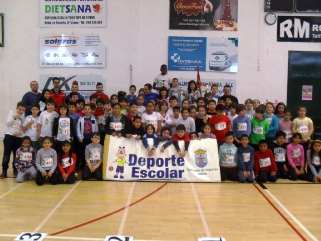 La Fase Local de 'Jugando al atletismo' de Deporte Escolar contó con la participación de 71 escolares