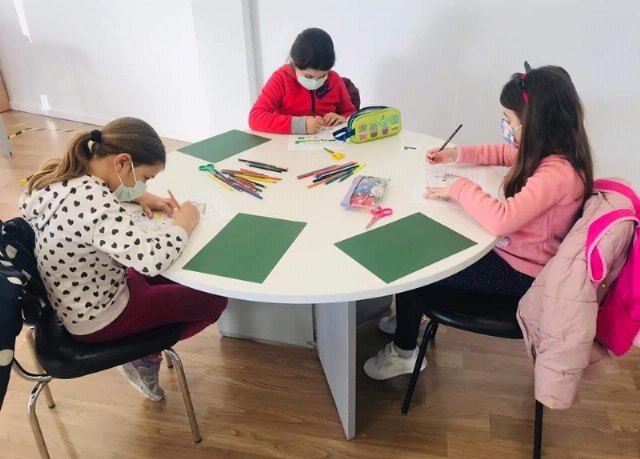 Adjudican al Colectivo “El Candil” el Servicio de Conciliación de la Vida Laboral y Familiar “Escuela de Semana Santa´2021”