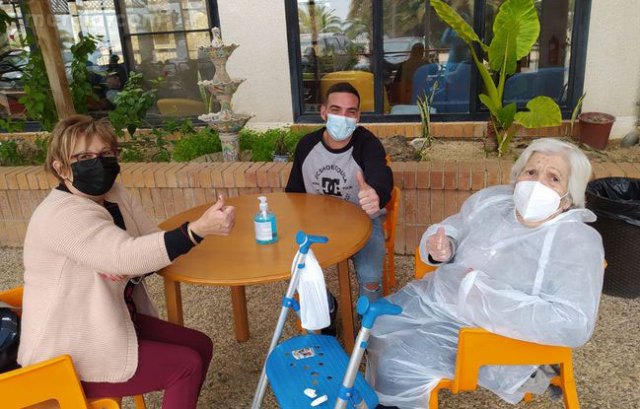 Regresan las visitas a la Residencia 'La Purísima' de Totana