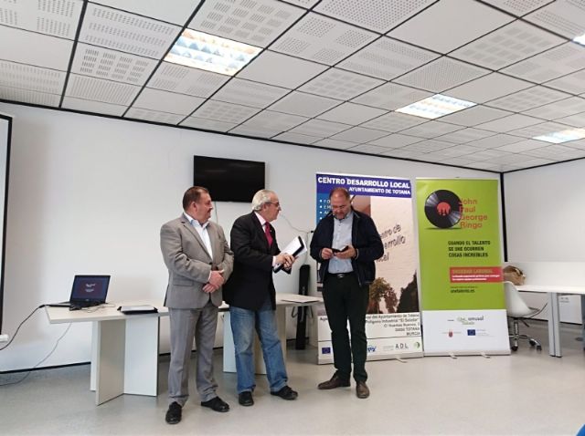 AMUSAL presenta en el Vivero de Empresas de Totana su nuevo proyecto para impulsar la aceleración de la economía social 'Une talento'