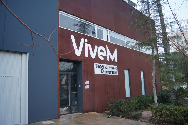 Se acuerda la adjudicación de cesión de uso temporal de despachos y nidos del Vivero de Empresas a dos emprendedoras