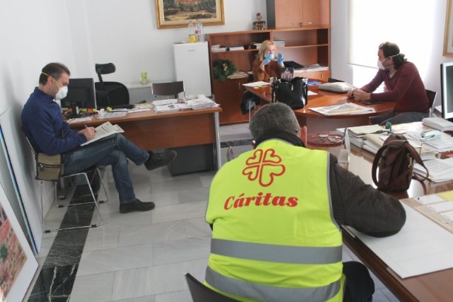 Se conceden sendas subvenciones de 12.500 euros a Caritas de las parroquias de Santiago y Las Tres Avemarías, respectivamente
