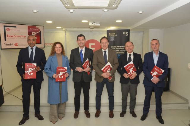 Alrededor de un 40% de los economistas considera que la energía nuclear debe ser parte fundamental del mix energético espa&ntilde;ol