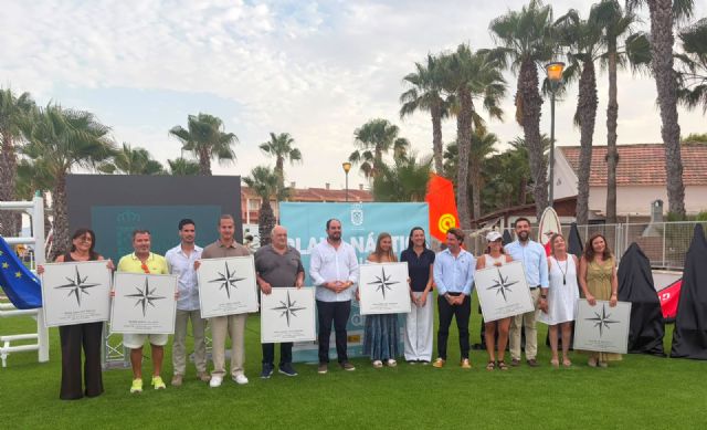 La Comunidad presenta la Playa Náutica de Las Salinas como referente de la nueva red regional de playas deportivas de la Costa Cálida