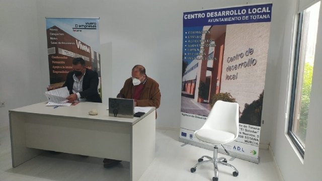 Se suscribe un nuevo contrato con un emprendedor dedicado a la venta de productos y sistemas de prevención anti-COVID-19 en el Vivero de Empresas