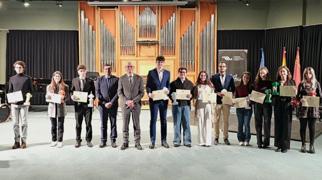 Educación reconoce los 21 mejores expedientes de alumnado de las ense&ntilde;anzas artísticas profesionales, superiores y de ESO para adultos