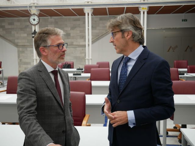 Martínez-Carrasco: 'Estos presupuestos es el compromiso del Gobierno de López Miras para atender las necesidades de la Región, priorizando la sanidad, la educación y los servicios sociales'