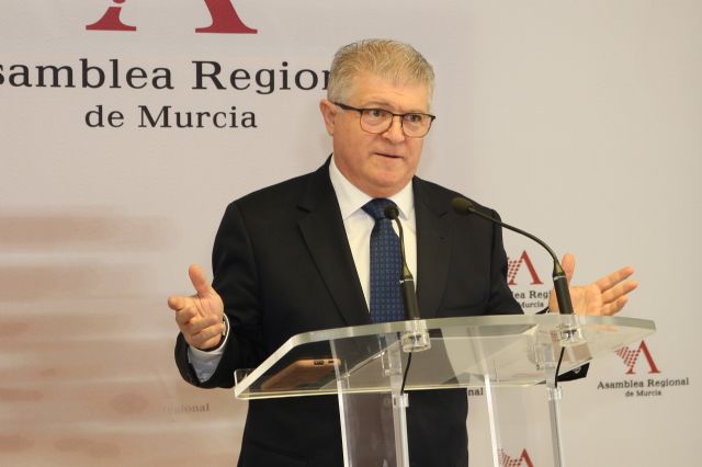 Pepe Vélez: 'Vox y PP han trasladado la sede de sus partidos a la Asamblea Regional'