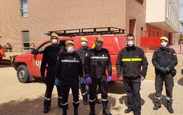Técnicos de Protección Civil en Totana participan en una jornada formativa sobre desinfección de interiores y exteriores, impartida por la UME