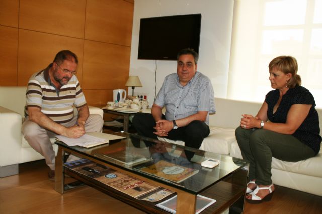 El Ayuntamiento y la Asociación de Comerciantes suscriben un convenio de colaboración