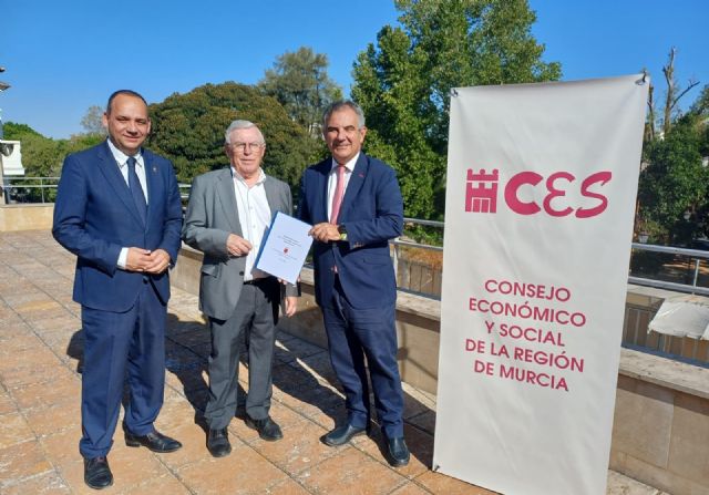 El Gobierno regional avanza en la Ley de la Ciencia, Tecnología e Innovación con la entrega del anteproyecto al Consejo Económico y Social