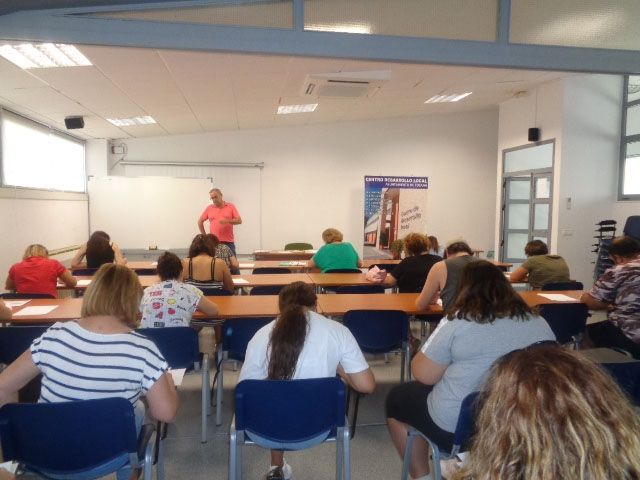 Efectúan la prueba de selección para participar en el Curso-Certificado de Profesionalidad 'Operaciones Auxiliares de Servicios Administrativos y Generales