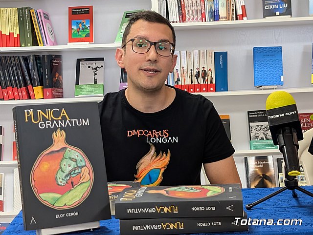 Eloy Cerón presenta en Totana sus libros Púnica granatum y Dimocarpus longan