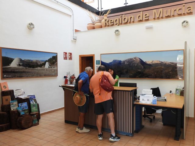 Los centros de visitantes de los espacios naturales se convirtieron también en refugios frente al calor durante el verano