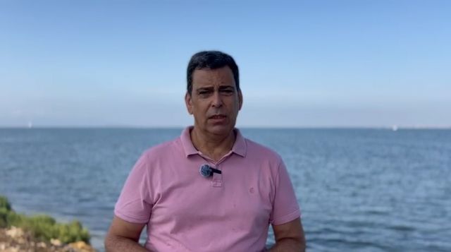 El PP exige saber los avisos que recibió Lucas sobre la llegada de inmigrantes este verano y qué hizo para evitar que la Región se convirtiera en un coladero de 'taxipateras'
