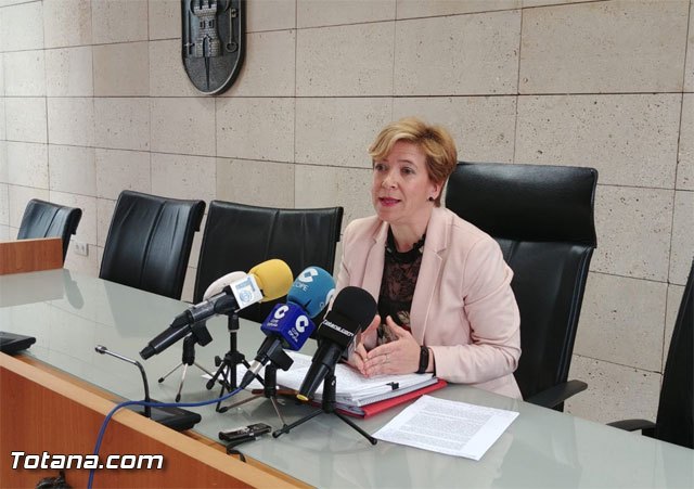La concejal de RRHH subraya que el nuevo acuerdo marco 'beneficia' a los trabajadores del Ayuntamiento