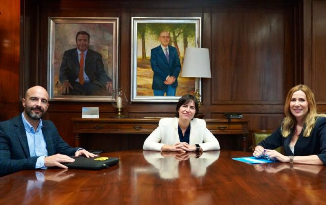 El Colegio Notarial de Murcia y la Comunidad Autónoma refuerzan su colaboración para mejorar la información y el asesoramiento al ciudadano