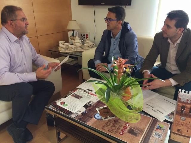 El alcalde y responsables de 'D´Genes' se reúnen para abordar proyectos de colaboración institucional que favorezcan al colectivo