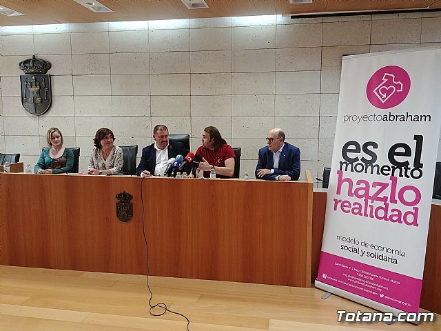 Un total de 13 mujeres en riesgo de vulnerabilidad social se beneficiarán del programa formativo y de empleo 'Camina entre telas'