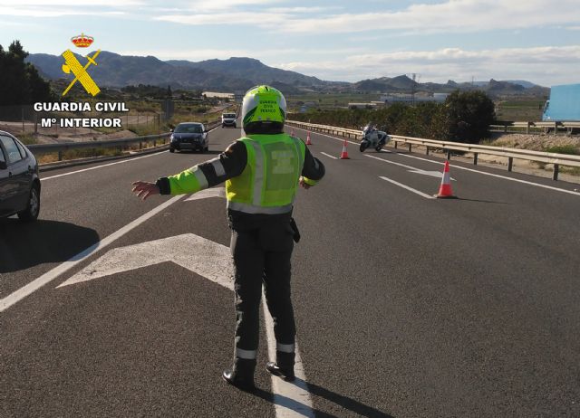 La Guardia Civil intercepta a un conductor que circuló más de dos kilómetros en sentido contrario