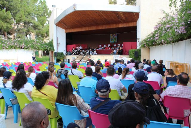 El Centro de Día para Personas con Enfermedad Mental organiza una jornada especial de convivencia para conmemorar el Día Mundial de esta patología en el auditorio del parque municipal 'Marcos Ortiz'
