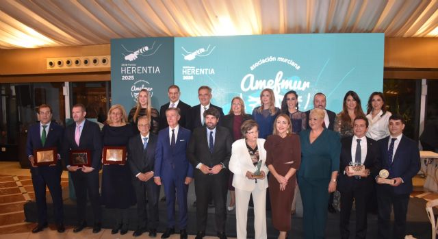 Las empresas familiares entregan sus galardones a Salazones Garre, Puertas padilla y a Pablo Albadalejo de Gesa Mediación