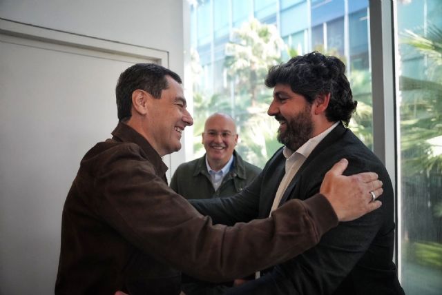 López Miras resalta que 'frente a la política del enfrentamiento de Pedro Sánchez, el Partido Popular une para hacer una España más fuerte'