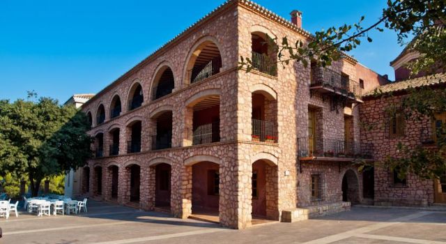 Se adjudica el contrato menor de arrendamiento temporal del bar-cafetería ubicado en el Hotel de La Santa