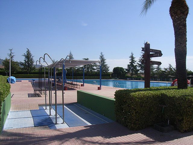 Se adjudica el servicio de mantenimiento y mejora de dosificadores de cloro y ph en la piscina del Polideportivo Municipal '6 de Diciembre'