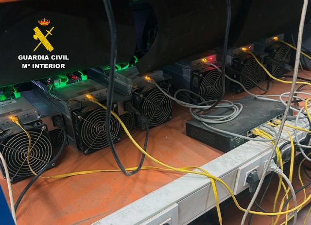 Desmantelan una 'granja' para minado de criptomonedas en Totana