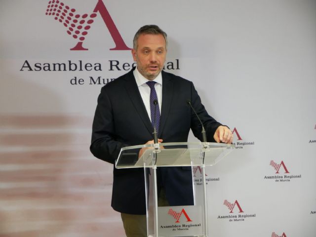 El PP exige a Lucas que 'deje de esconderse' y dé explicaciones en la Asamblea sobre las infraestructuras del Estado pendientes en la Región