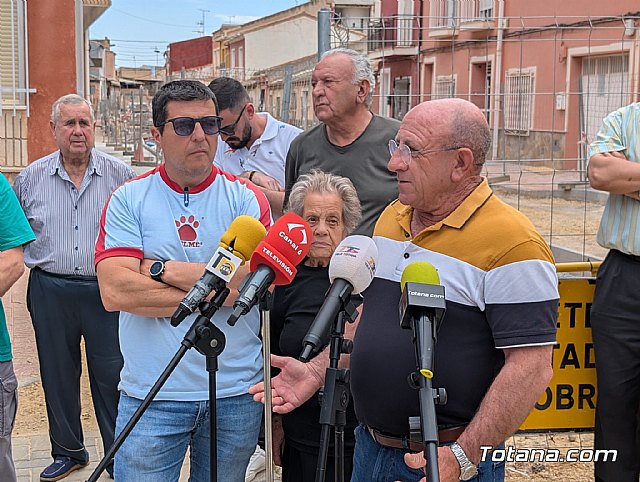 Los vecinos de la calle Ramblica exigen la paralización cautelar de las obras