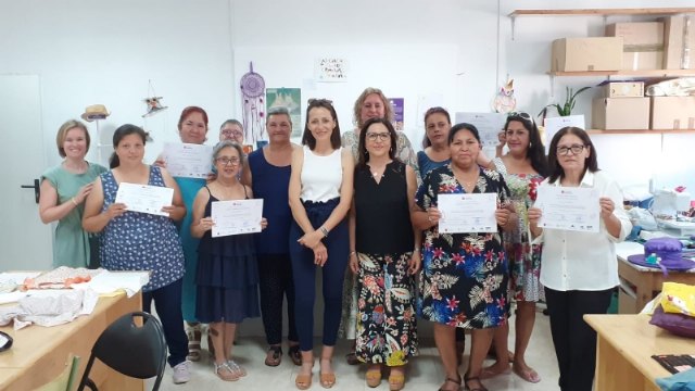 Clausuran la formación de costura del proyecto “Camina entretelas”