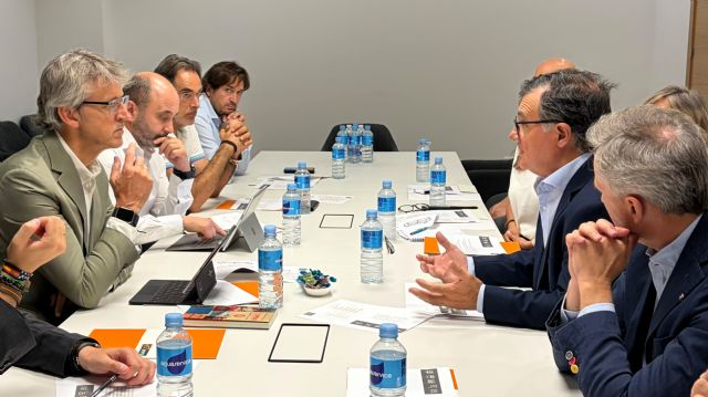El mueble regional refuerza su presencia exterior con 54,18 millones en exportaciones hasta abril de 2026