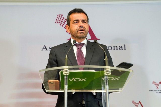 VOX reclama la puesta en marcha “inmediata” de un helicóptero sanitario permanente para la Región