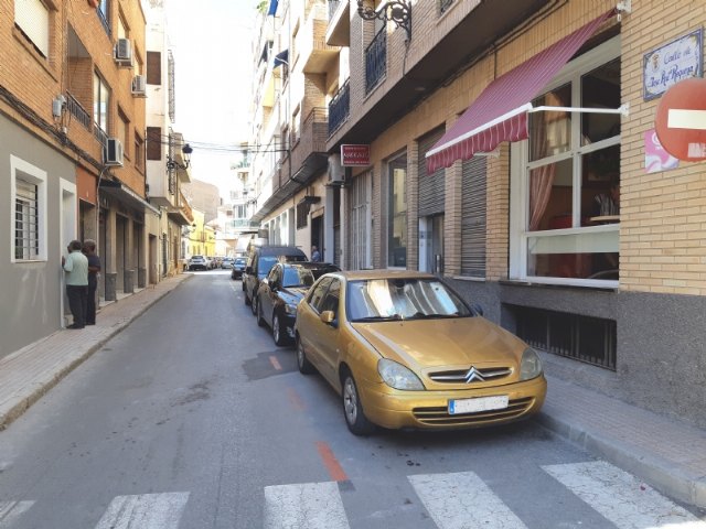 Acometerán obras de renovación de un tramo de la red de alcantarillado en la calle José Antonio Requena por una rotura en la tubería que provoca filtraciones