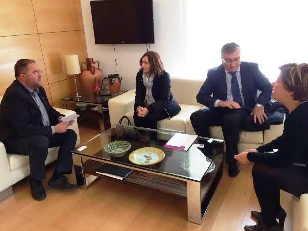 Autoridades municipales se reúnen con responsables de Renfe